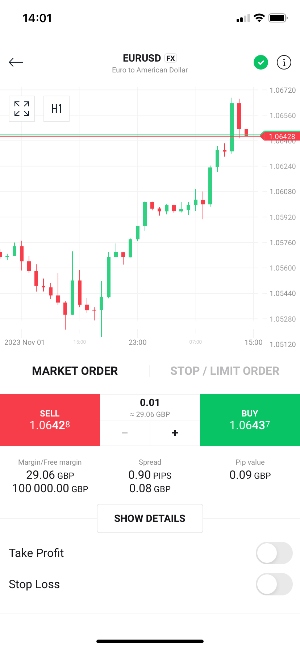 Trading currencies on XTB mobile app with chart